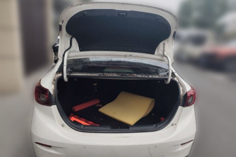 Used Mazda 3 Axela 2014 Sedan 1.5L Automatic Luxury Model