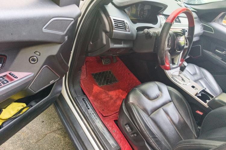 Used Land X7 2015 2.0T Panoramic Prestige Edition
