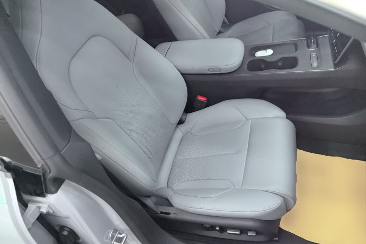 Used Nio ET5T 2024 75kWh Touring Right Front Seat