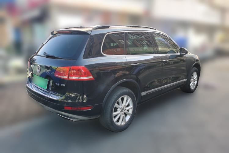 Used Volkswagen Touareg 2011 3.0 TSI High-End Version Rear Right 45 Deg