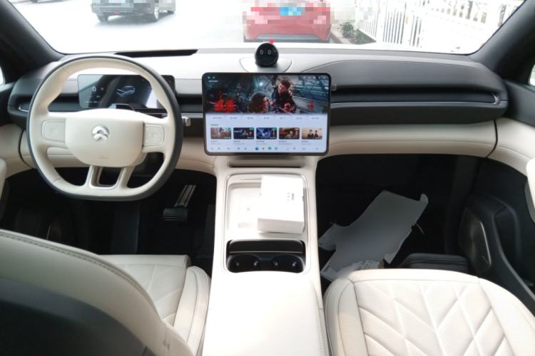 Used Nio ES6 2025 75 kWh Center Console