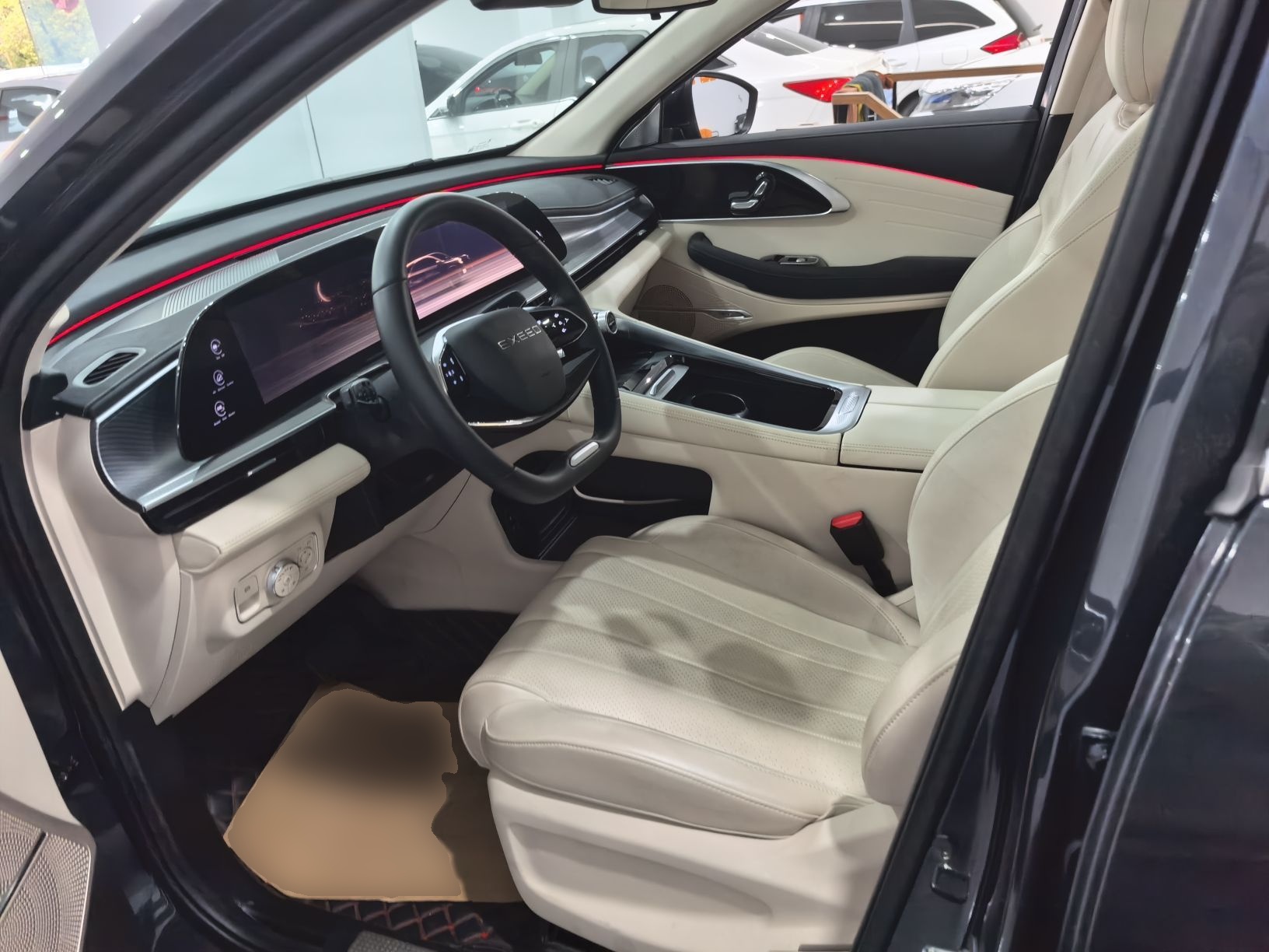 المقاعد الأمامية داخل السيارة