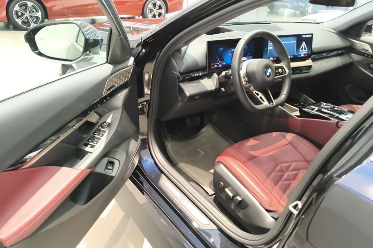 Used BMW 5 Series 2025 530Li Luxury Edition M Sport Package