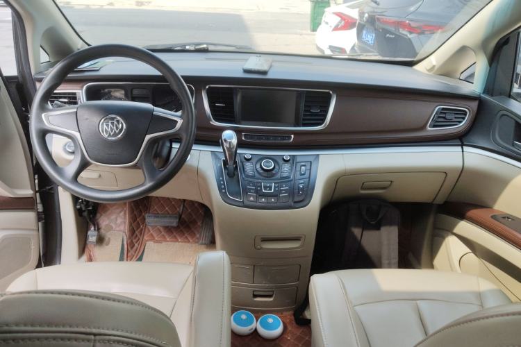 Used Buick GL8 2014 2.4L CT Luxury Business Comfort Edition
