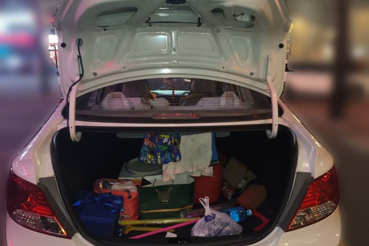 Used Hyundai Verna (older generation) 2010 Sedan 1.4L Manual Comfort GS Trunk