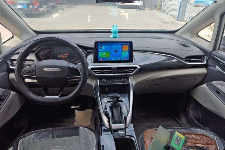 Used SAIC MAXUS G50 2022 1.5T Automatic Comfort Touring A Center Console