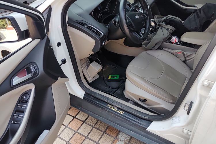 Used Ford Focus 2015 Sedan EcoBoost 180 Automatic Flagship Model
