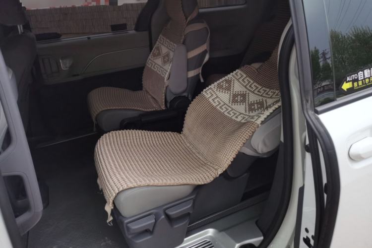 Used Toyota SIENNA 2026 Model 2.5L Dual-Engine Two-Wheel-Drive Comfort Edition
