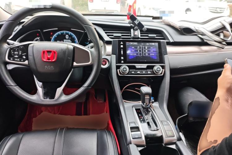 Used Honda Civic 2019 220TURBO CVT Dynamic Edition China VI Center Console
