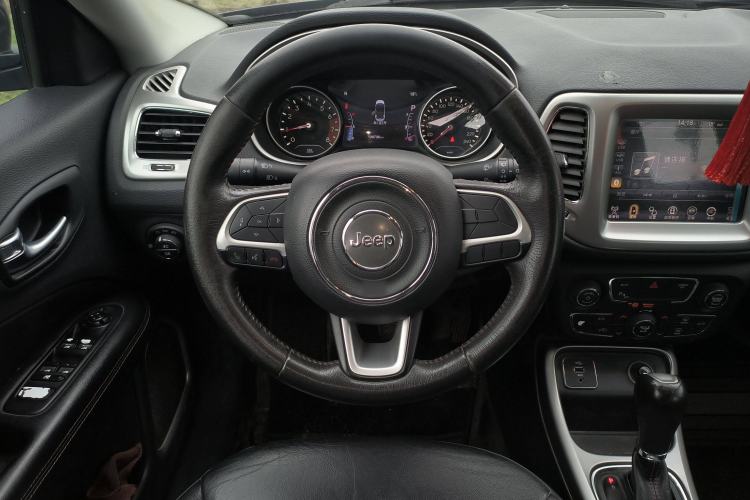 Used Jeep Compass 2017 200T Automatic Family Edition
