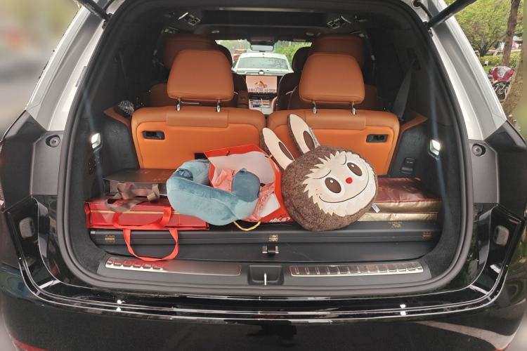 Used Hima AITO M9 2025 Extended-Range Max Version 52 kWh 6-Seater Edition
