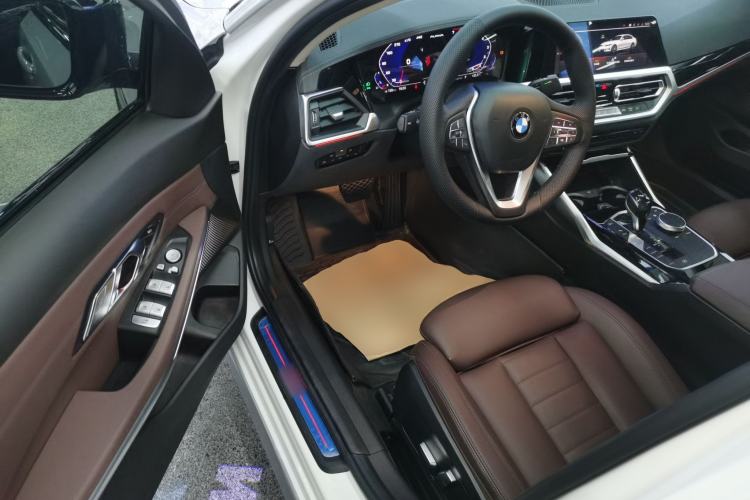 Used BMW 3 Series 2020 325Li First Edition Driver Seat