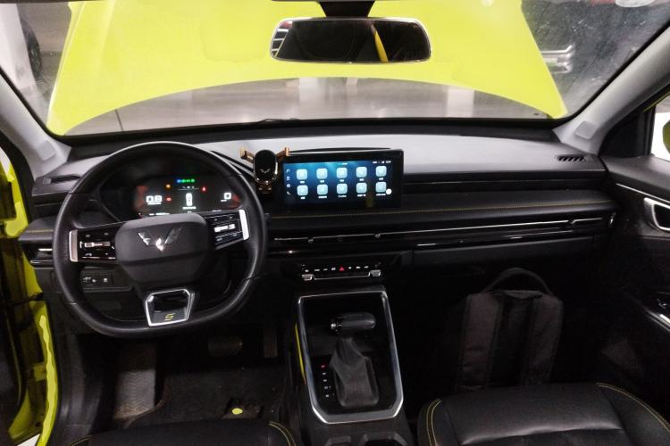 Used Wuling Alvez 2022 1.5T CVT Trendy & Cool Edition