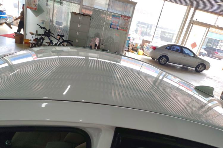 Used Hyundai Verna (older generation) 2014 1.4L Manual Smart GLS Trim Roof