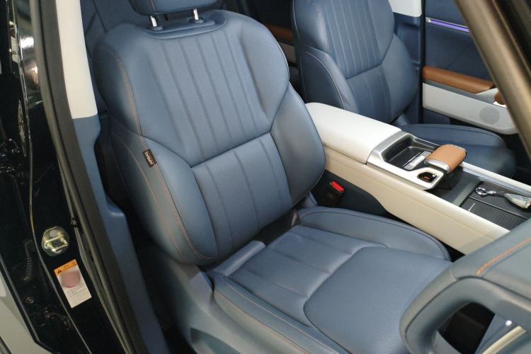 Used Deepal G318 2024 Four-Wheel-Drive Air Suspension Model
