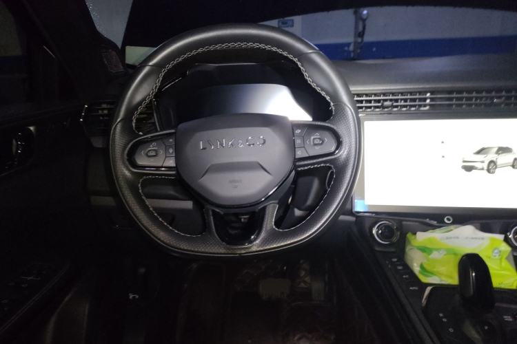Used Lynk & Co 01 EM-P 2021 1.5TD PHEV Halo Steering Wheel