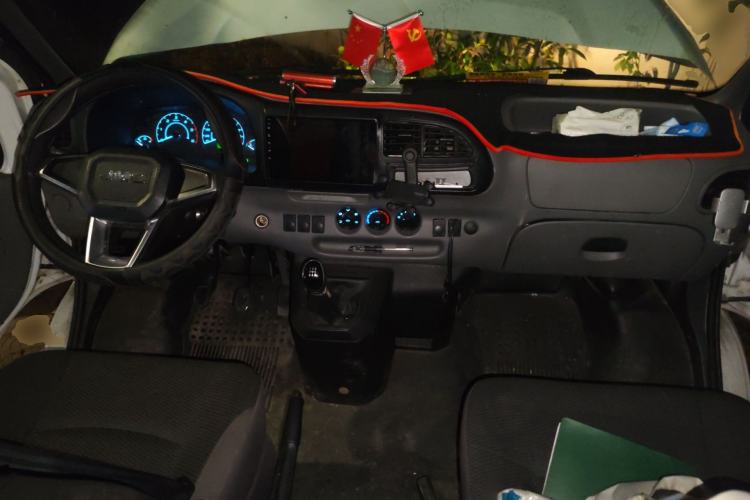 Used JMC Transit 2017 2.8T Commercial Version Long Wheelbase Mid-Roof 6/7/8-Seater JX493 Center Console