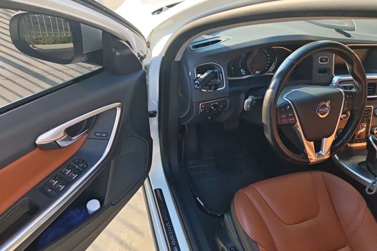 Used Volvo S60 2016 S60L T5 Smart Upgrade Edition
