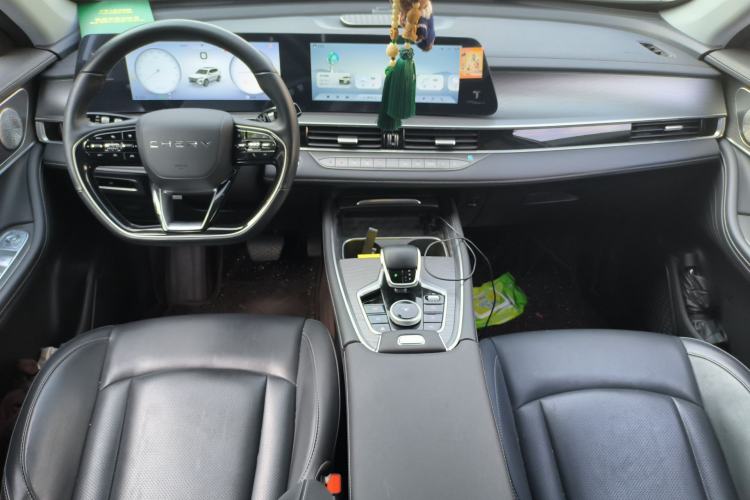 Used Chery Tiggo 8 PRO 2025 290T Two-Wheel-Drive Luxury Edition Center Console