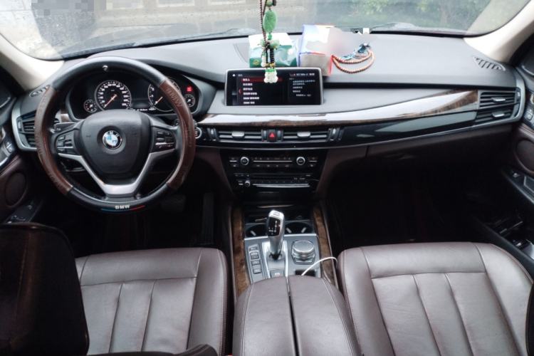 Used BMW X5 2018 xDrive28i Center Console