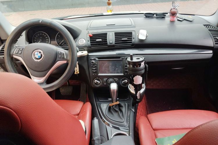 Used BMW 1 Series 2011 120i two-door coupe Center Console