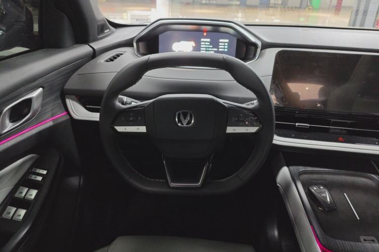 Used CHANGAN CS55PLUS PHEV 2025 Smart New Blue Whale 125km Battleship Edition Steering Wheel