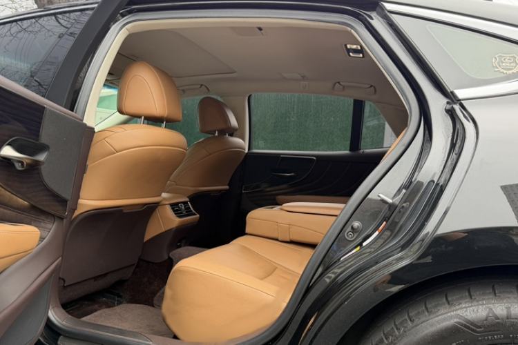 Used Lexus LS 2018 350 Excellence Edition China V Standard
