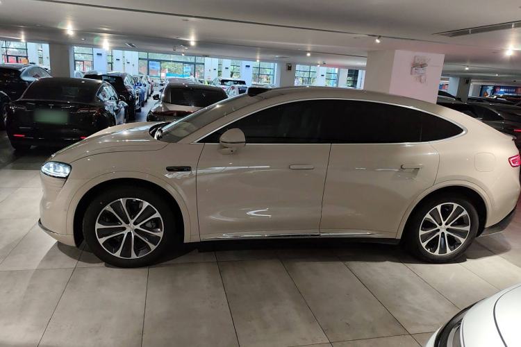 Used Hima Luxeed R7 2024 All-Electric 802 km Max
