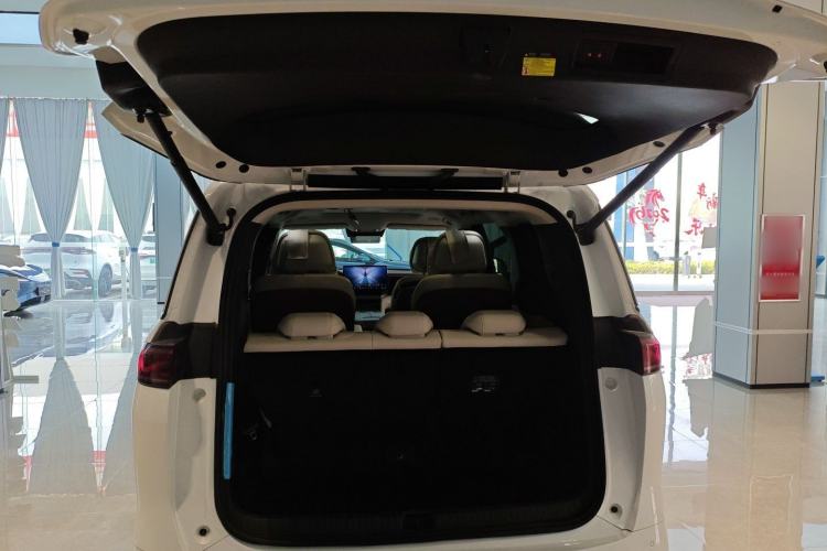 Used BYD Xia 2025 DM-i 1.5T 180km Excellence Model Trunk