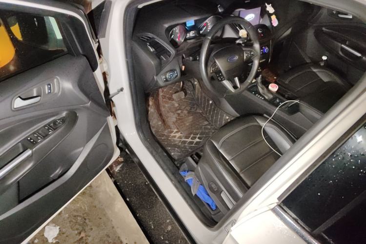 Used Ford Kuga 2017 EcoBoost 180 Two-Wheel-Drive Tiger Leap Model
