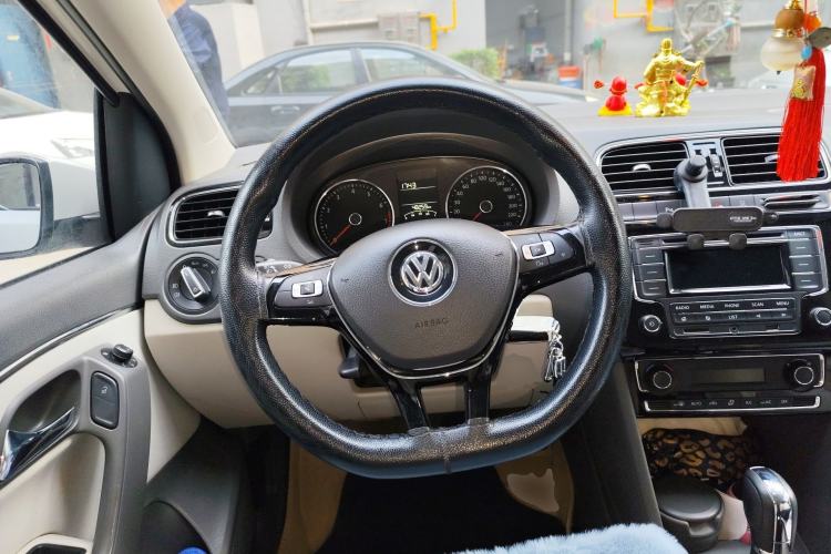Used Volkswagen Polo 2014 1.4L Automatic Luxury Edition Steering Wheel