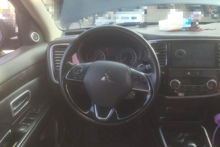 Used Mitsubishi Outlander 2018 2.0L Two-Wheel Drive Glory Edition 5 Seats
