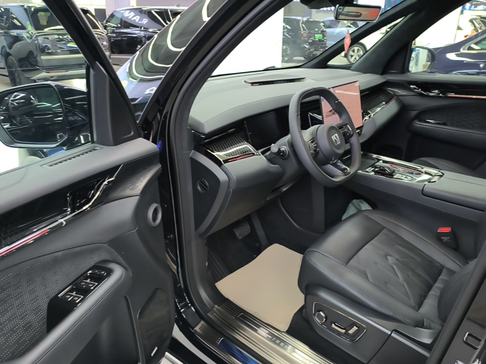 Zeekr 009 2024 Six-Seat Executive Version 4WD 108 kWh — снимка 18