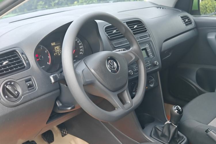 Used Volkswagen Polo 2014 1.4L Manual Fashion Edition