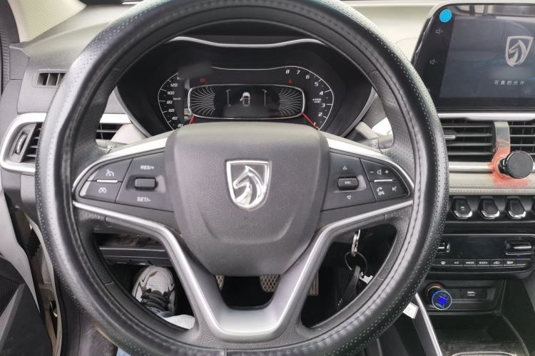 Used Baojun 510 2017 1.5L Manual Fashion Model
