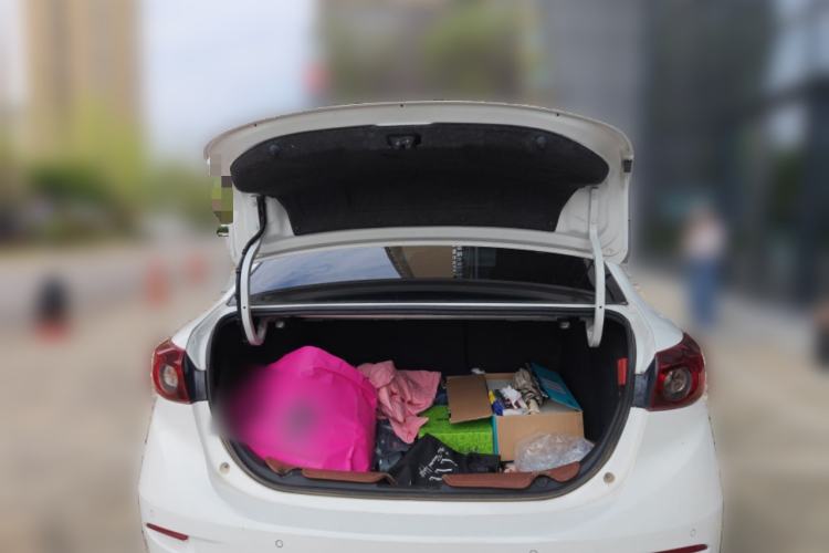 Used Mazda 3 Axela 2017 Sedan 1.5L Automatic Comfort Model Emission Standard China V Trunk