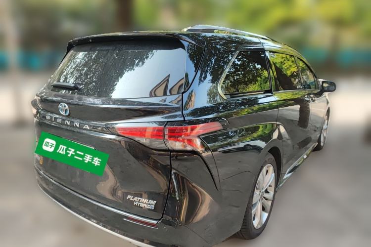 Used Toyota Sienna 2021 2.5L Hybrid Platinum Edition

