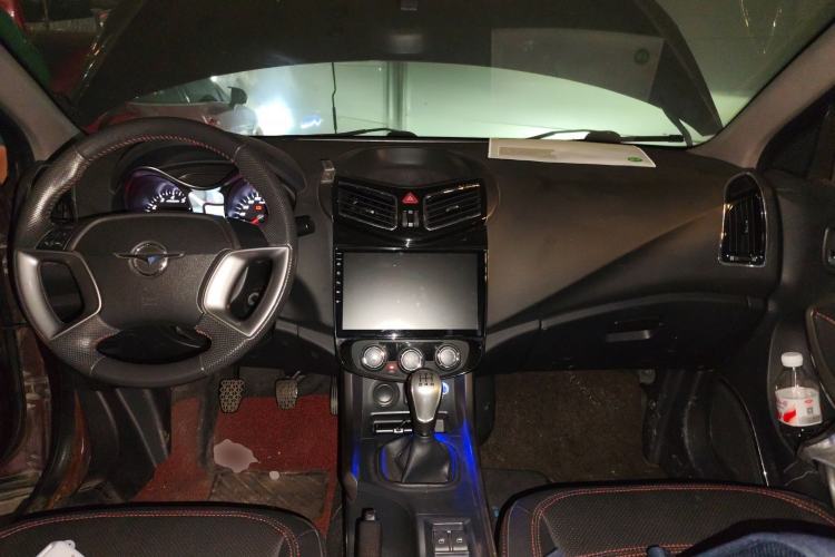 Used Haima S5 2015 1.6L Manual Luxury Model with Sunroof Center Console