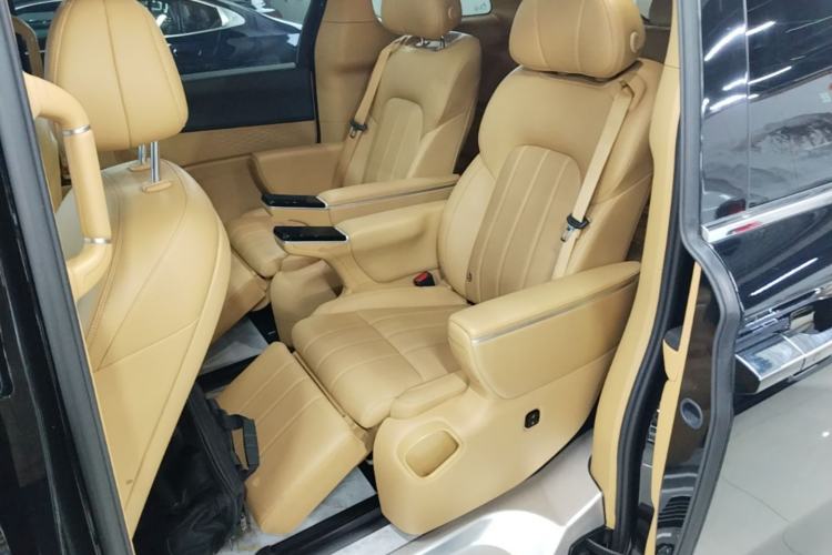 Used VOYAH Dream 2025 PHEV Four-Wheel Drive Excellence Kunpeng Edition Left Rear Seat