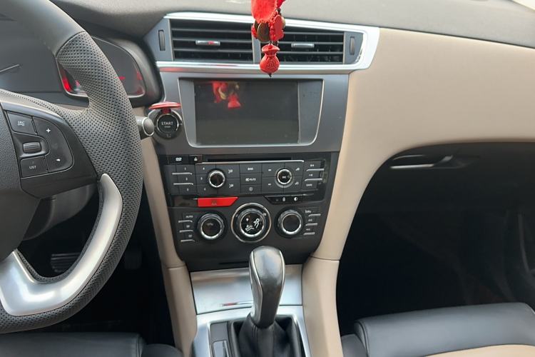 Used DS 6 2014 1.6T Luxury Edition THP160
