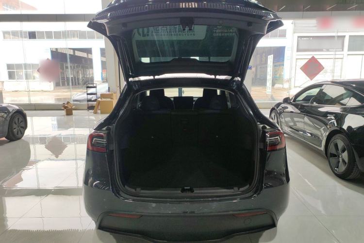 Used Tesla Model Y 2024 Long-Range All-Wheel-Drive Version
