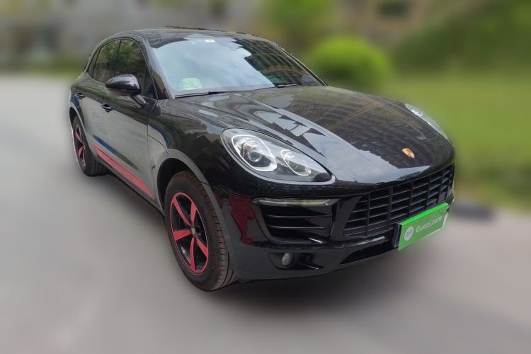 Used Porsche Macan 2017 Macan 2.0T Front Right 45 Deg