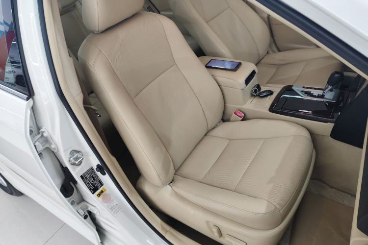 Used Toyota Camry 2015 Dual-Engine 2.5 HG Luxury Navigation Edition Right Front Seat