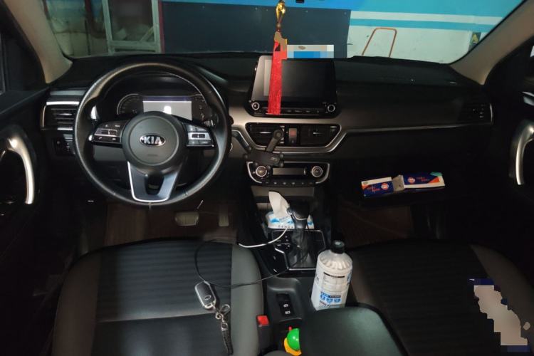 Used Kia Sportage R 2019 2.0L Automatic Smart Luxury Edition Center Console