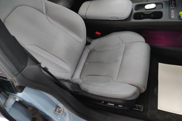 Used Nio ET5T 2023 75 kWh Touring Right Front Seat