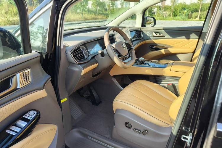 Used Denza D9 2022 EV 600 Four-Wheel Drive Prestige Model