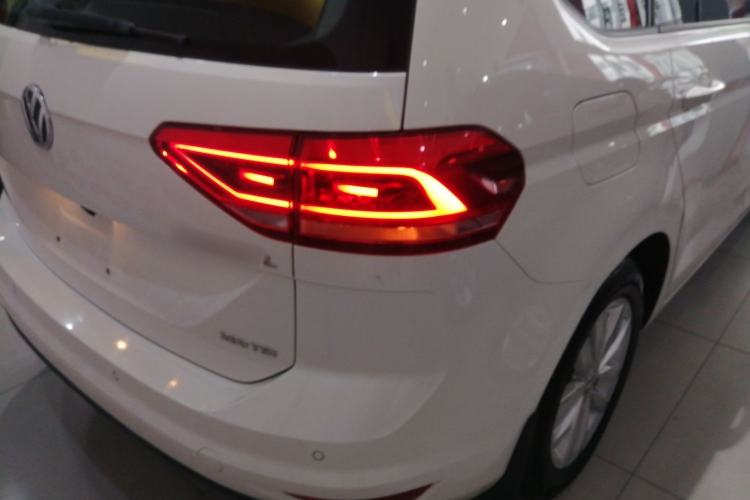 Used Volkswagen Touran 2016 Volkswagen Touran L 280TSI DSG Comfort Edition