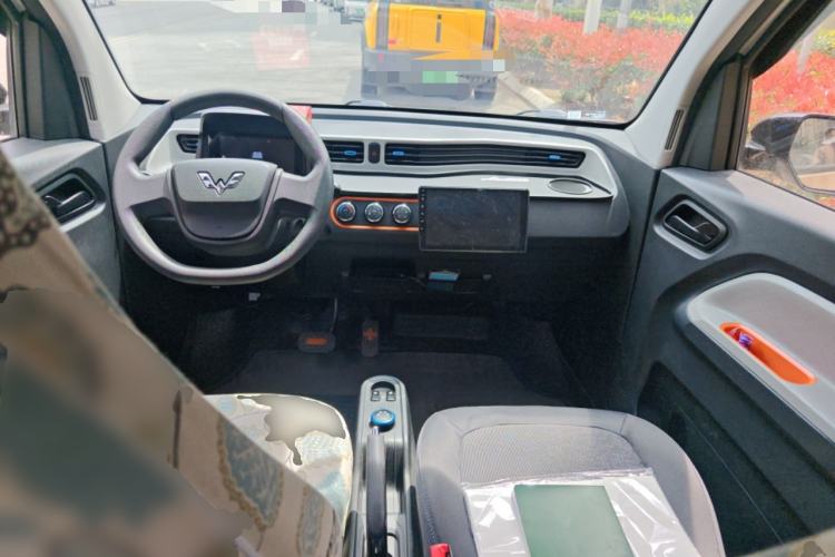 Used Wuling Hongguang MINIEV 2020 Zizai Version Lithium-NMC Center Console