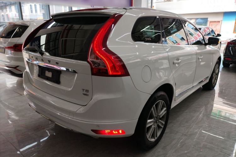 Used Volvo XC60 2015 T5 AWD Zhiyuan Edition Rear Right 45 Deg