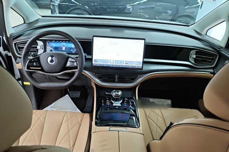 Used Denza D9 2024 DM-i 1050 Luxury Model
